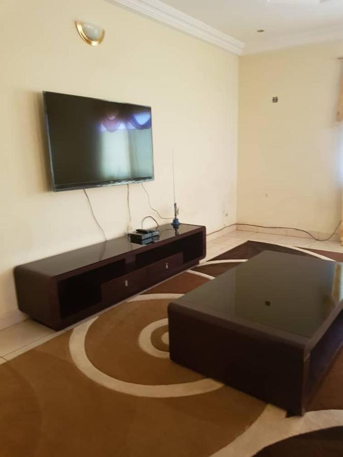 Touray Guest House Old Yundum エクステリア 写真