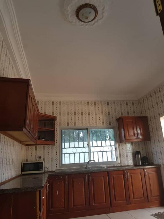 Touray Guest House Old Yundum エクステリア 写真